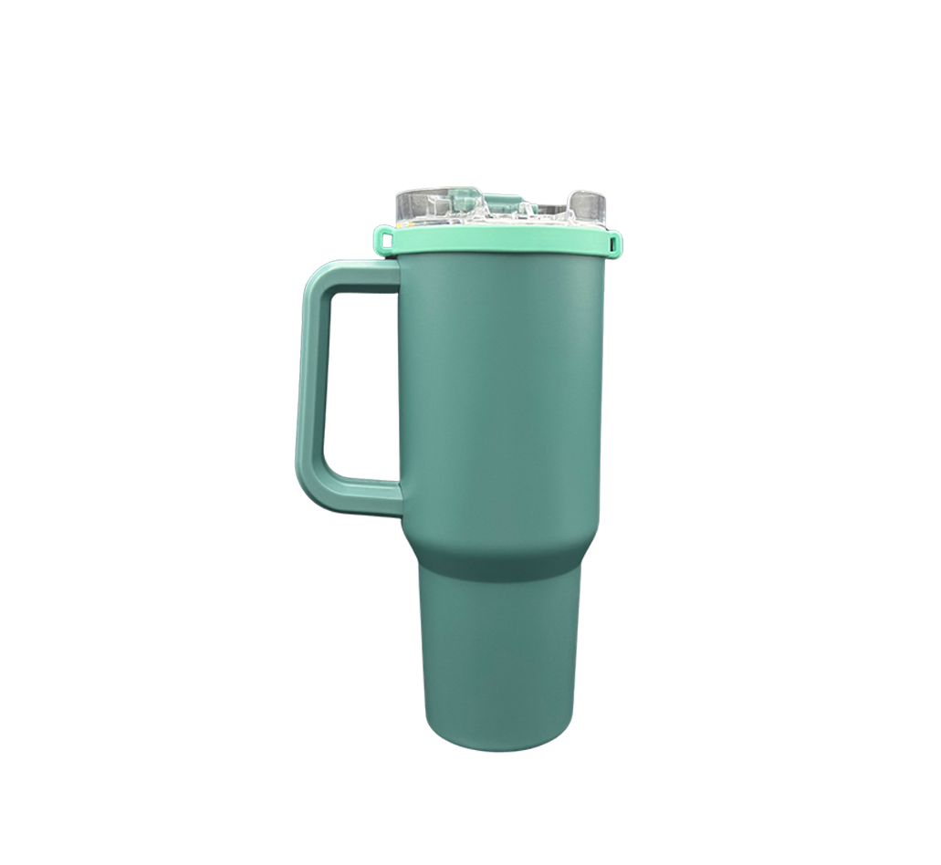 Élastique vert menthe porté sur une gourde